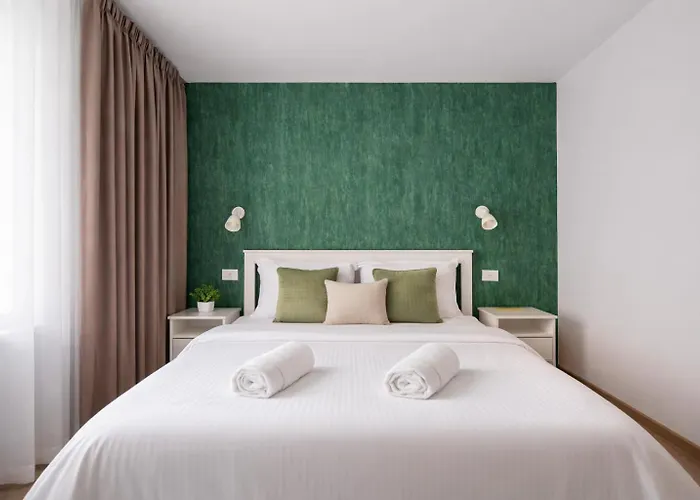 Fun House - Comfortable Stay With Garden And Near Parking